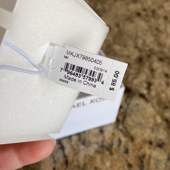 Michael Kors Ring - Picture 6 of 6